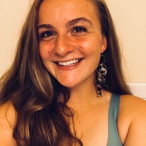 Meet your Posher, Madeline